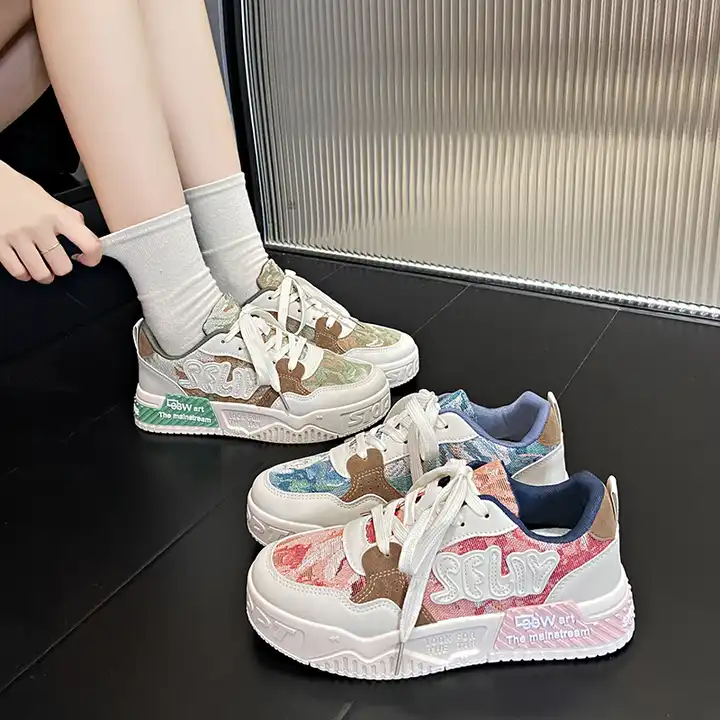 Girls' sports sneakers Girls' sporty sneakers