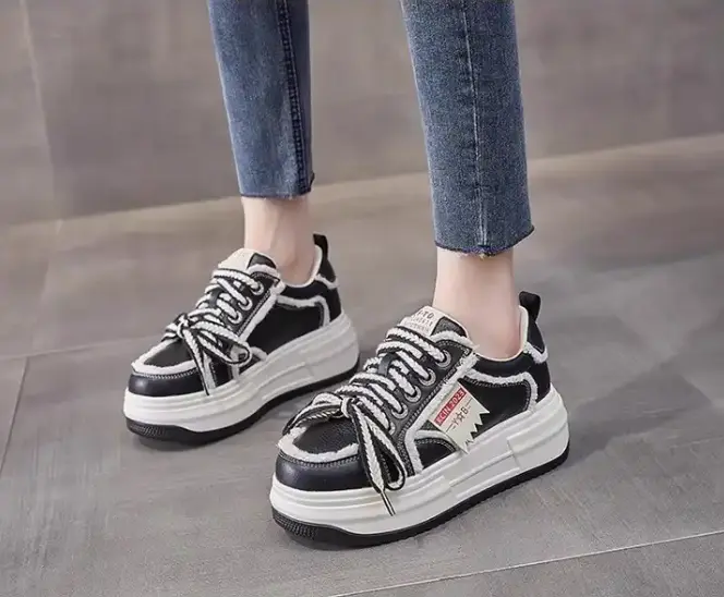 Girls' sneakers Girls' sneakers