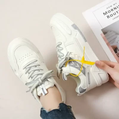 Women's athletic shoes for the gym