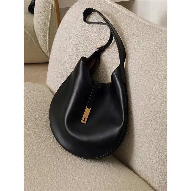 Women's shoulder bag Photo of a women's leather bag Photo of a women's leather handbag
