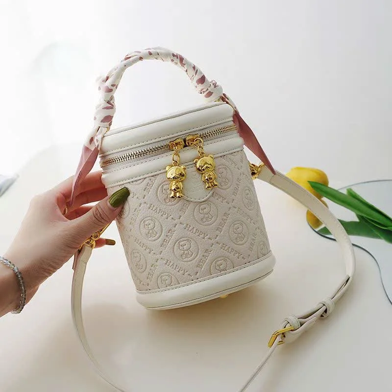 Women's Fantasy Cream Shoulder Bag Women's Fantasy Cream Shoulder Bag