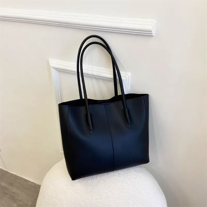 Price of genuine black women's handbag Price of genuine black women's handbag