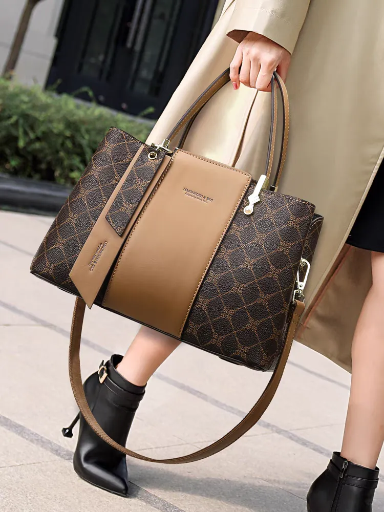 Stylish Imported Women's Shoulder Bag Stylish imported women's shoulder bag