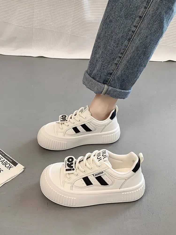 Trendy black girls' sneakers Trendy black girls' sneakers