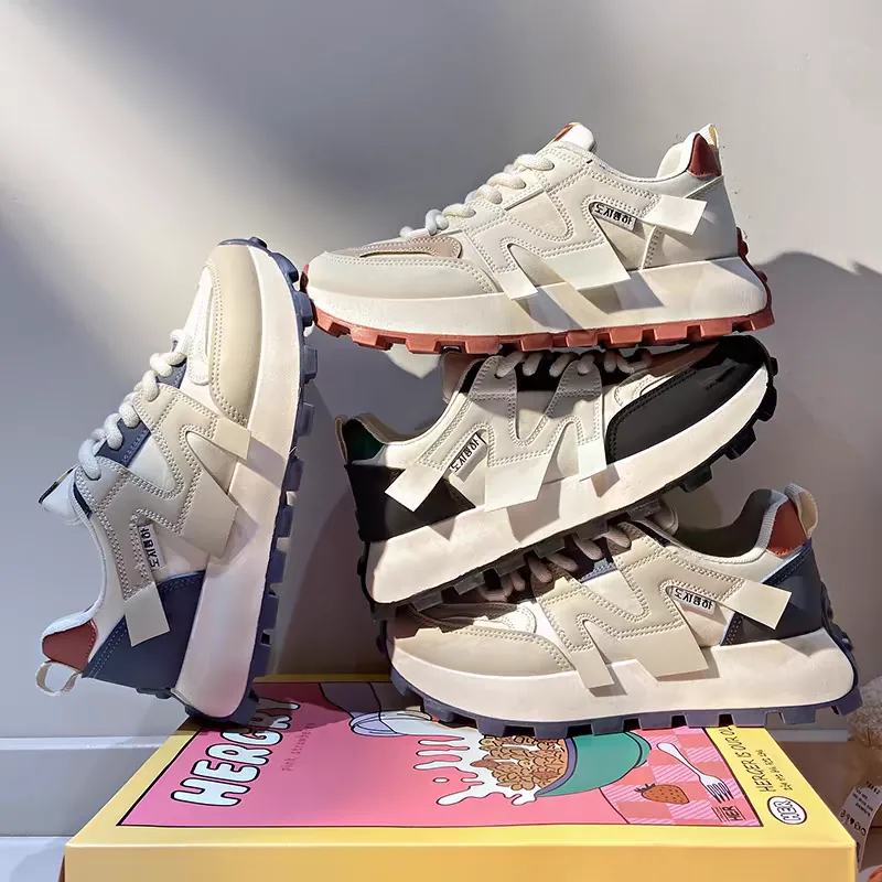 Trendy women's sneaker model Women's trendy sneaker model