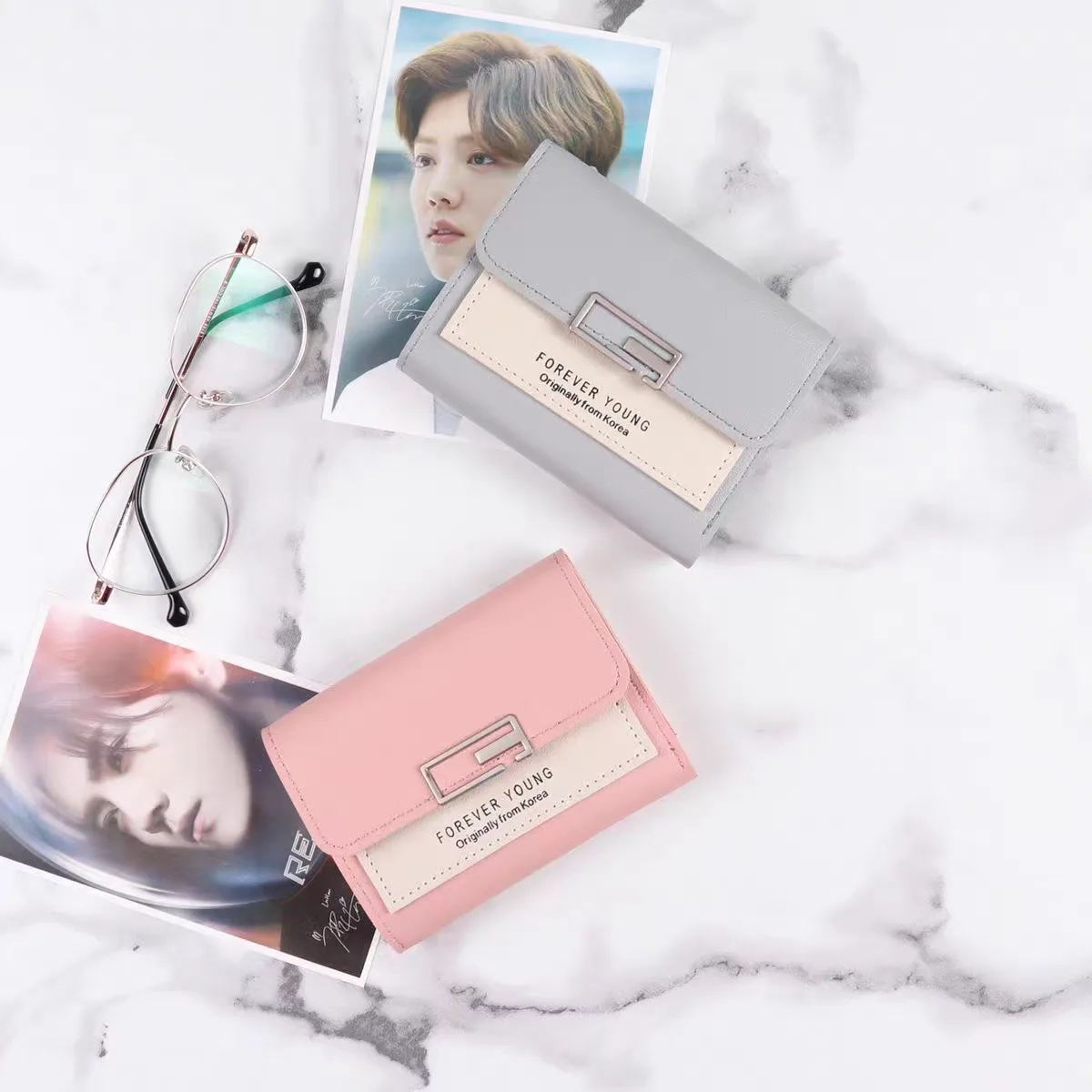 Buying an original women's wallet Buying an authentic women's wallet