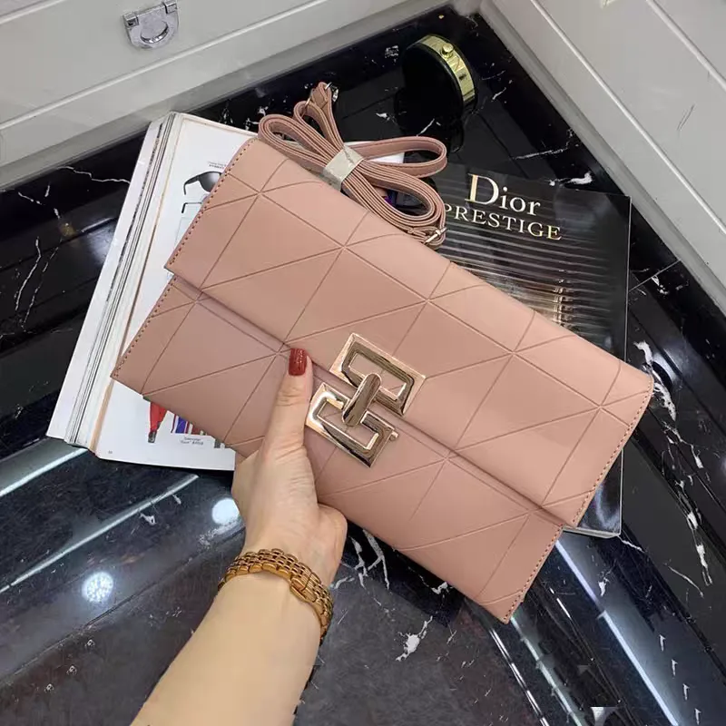 Trending pink women's shoulder bag purchase Trendy pink women's shoulder bag purchase