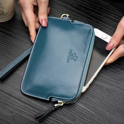 Imported women's handbag model