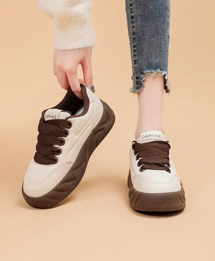 Buying genuine white women's shoes Buying genuine white women's shoes