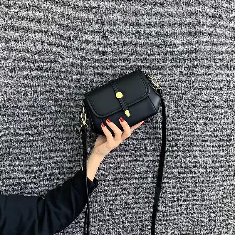 Elegant Black Women's Shoulder Bag Elegant black women's shoulder bag