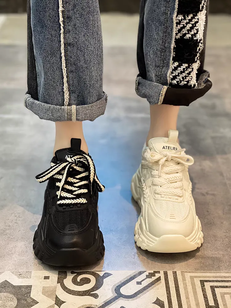 Original women's sneaker model Original women's sneaker model