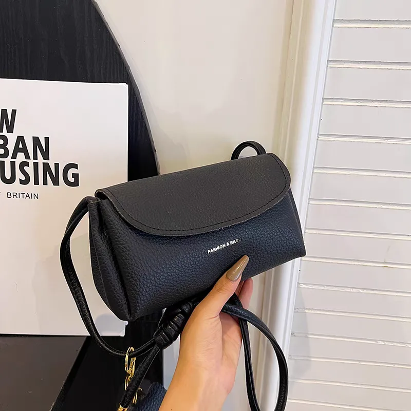 Women's black leather shoulder bag trendy Trendy black leather women's shoulder bag