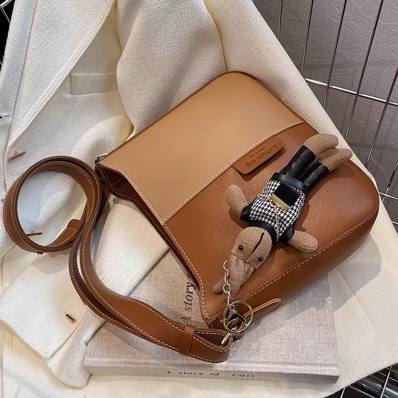 Original brown leather women's shoulder bag photo Original brown leather women's shoulder bag photo
