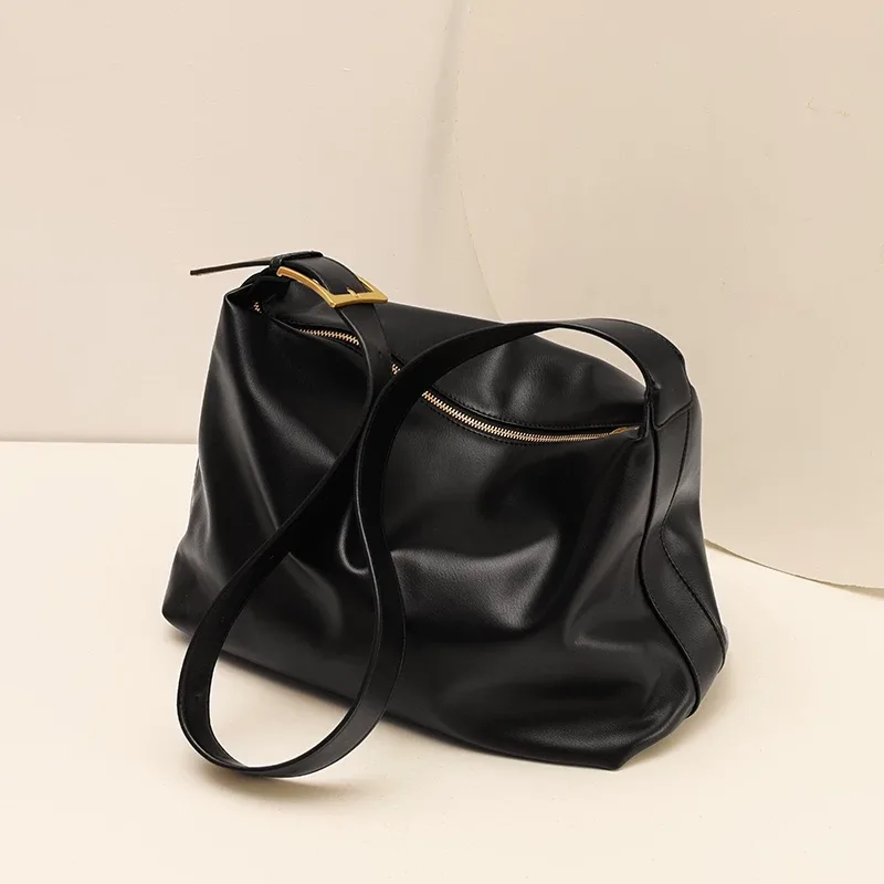 Original genuine leather women's shoulder bag photo Original genuine leather women's shoulder bag photo