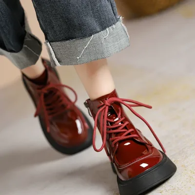 Genuine women's Chery ankle boots (original foreign)