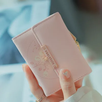 Buying a stylish genuine women's wallet
