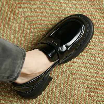 Price of women's leather loafers for the current fashion year
