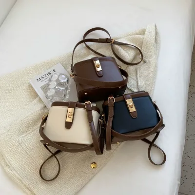 Price of imported square-shaped women's shoulder and handbag