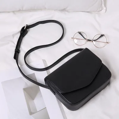 Price of imported women's envelope-style shoulder bag