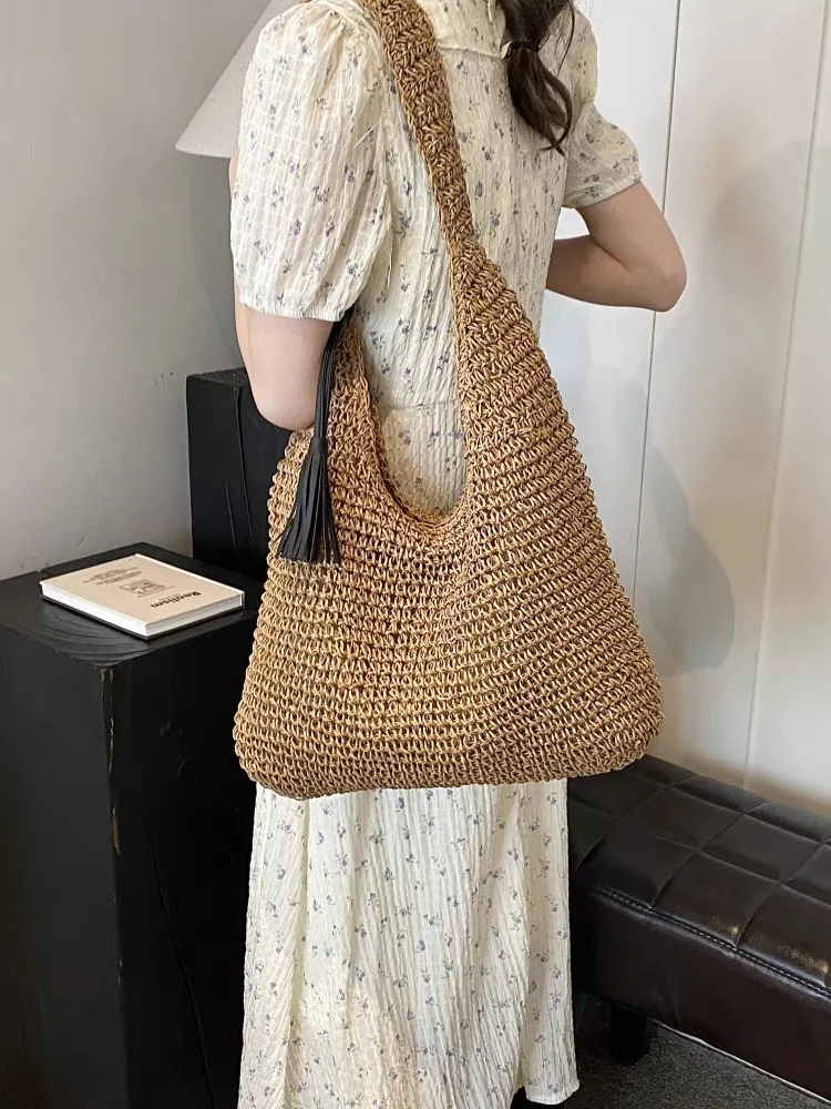 Original women's straw handbag photo Original women's straw handbag photo