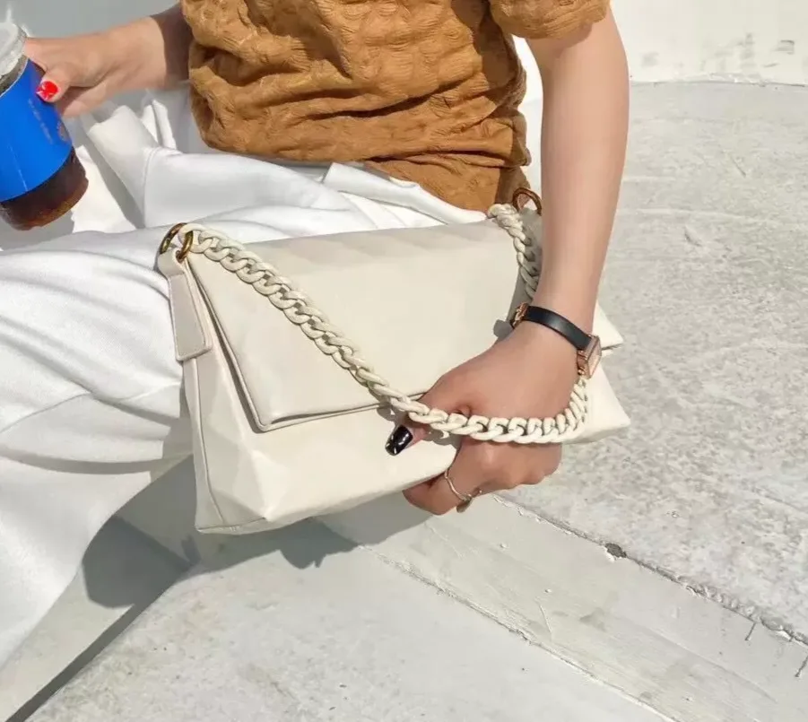 Imported women's shoulder bag photo Imported women's shoulder bag photo