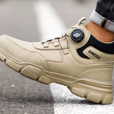 Buying men's cream-colored ankle boots from Madal