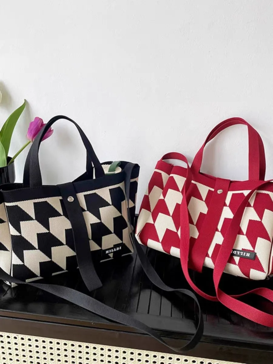 Genuine spacious women's handbag and shoulder bag Original spacious women's handbag and shoulder bag