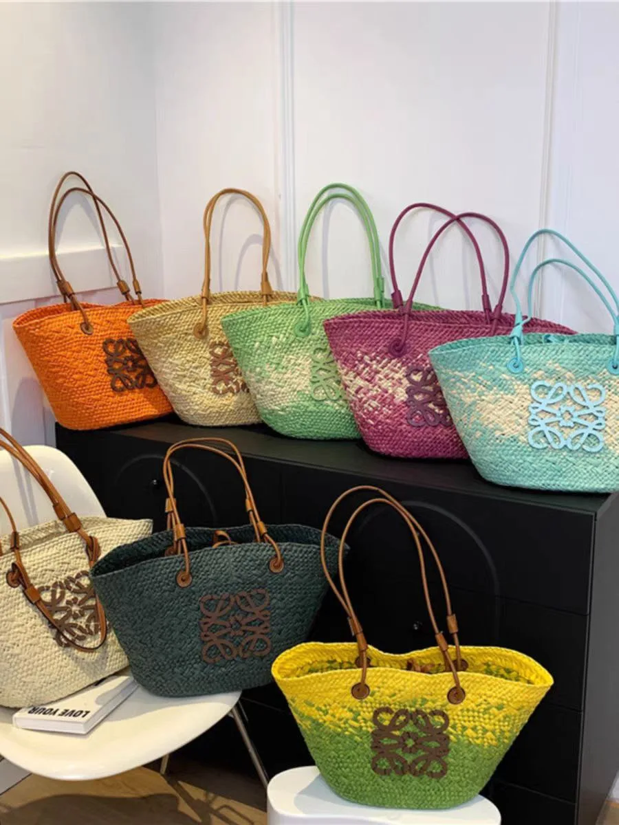 کیف حصیری طرحدار دوشی زنانه مد سال اورجینال کیف حصیری طرحدار دوشی زنانه مد سال اورجینال