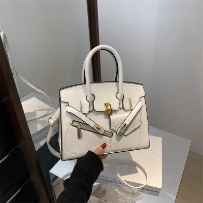 Price of women's evening clutch bag, foreign trend