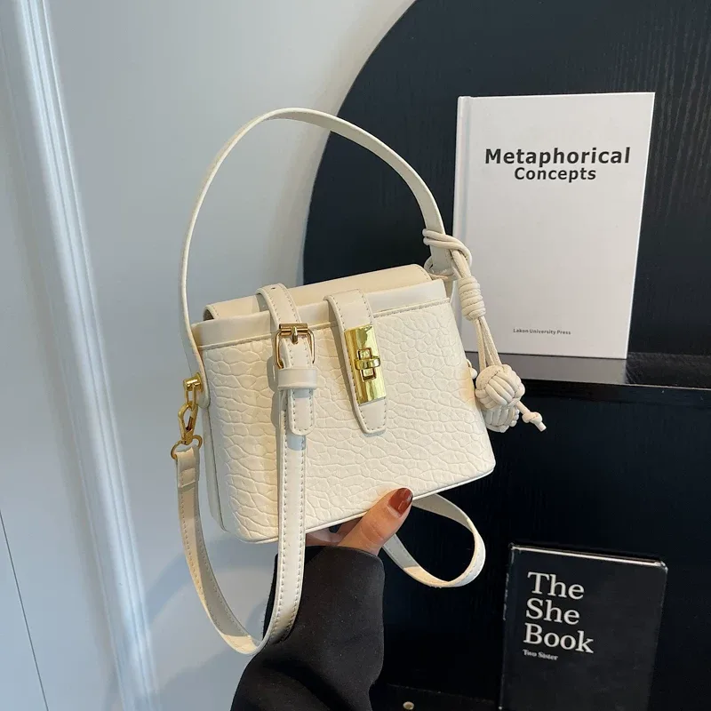 Original white square shoulder bag for girls Original white square shoulder bag for girls