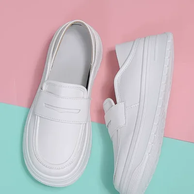 عکس کفش طبی سفید پاشنه ضخیم زنانه ترند