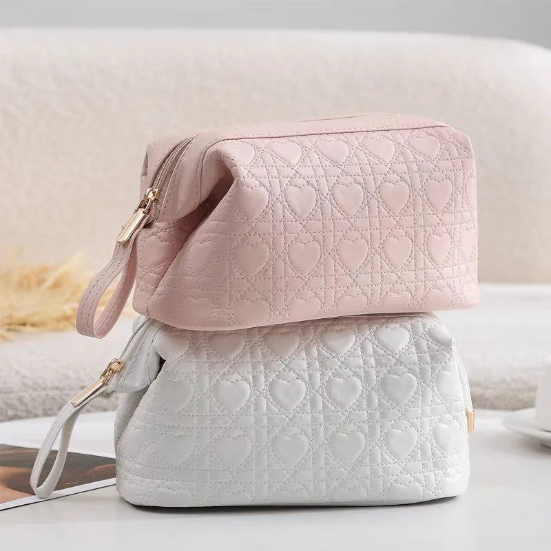 Price of imported women's patterned cosmetic bag Price of imported women's patterned cosmetic bag