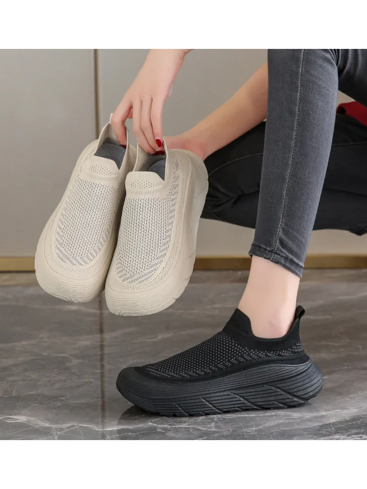 Price of genuine girls' and women's sports shoes Price of genuine girls' and women's sporty shoes