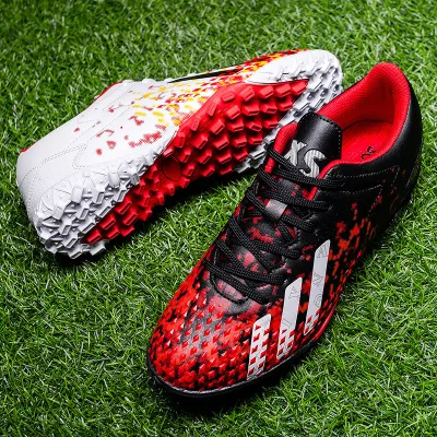 Imported women's and men's leather studded football shoes model