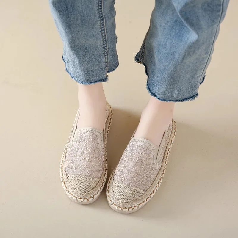 Imported women's and girls' canvas shoes photo Imported women's and girls' canvas shoes photo